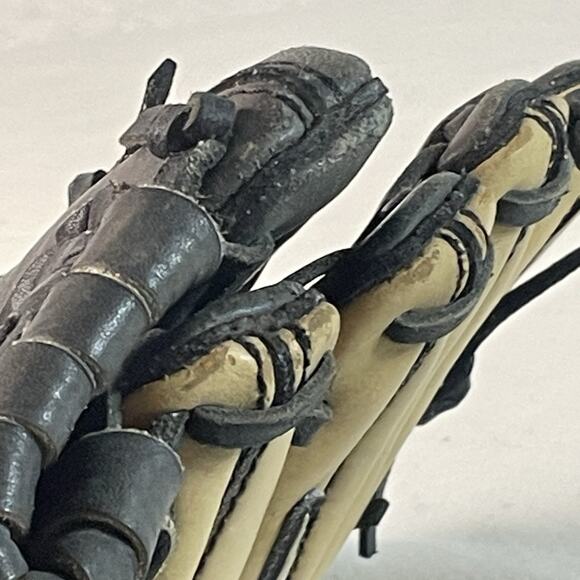 Nike DE Diamond Edge Baseball Glove 11 in Right Hand Throw Web Pocket Black/Tan - Picture 11 of 11